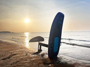 Wholesale Dual-layer Foil Board Hydro Foil Surfboard with 5000W Motor PVC/EVA Material Pump & Bag Included - Product Image 3