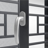 Fenêtres à battants en aluminium insonorisées à double vitrage isolant, design de cadre en aluminium, efficacité énergétique, avec moustiquaires