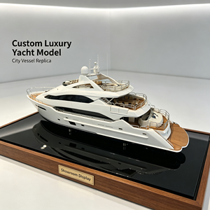 Maqueta de Yate de Lujo Personalizada con Casco Blanco, Vigas Negras, Cubierta de Madera y Soporte para Espejo - Product Image 5