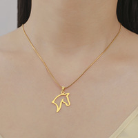 Colliers en acier inoxydable, collier avec pendentif cheval mignon, chaîne d'animaux creuse pour femme, homme, unisexe, bijoux de mode, cadeau d'anniversaire