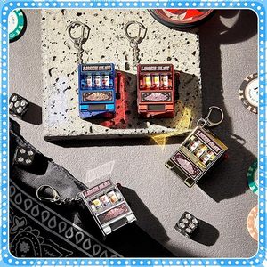 Porte-clés souvenirs de Las Vegas en gros, mini-breloques <span class=keywords><strong>machine</strong></span> <span class=keywords><strong>à</strong></span> <span class=keywords><strong>sous</strong></span> avec <span class=keywords><strong>rouleaux</strong></span> rotatifs, cadeaux de fête Kawaii, fournitures de remise de diplôme - Product Image 4