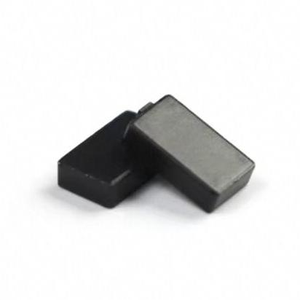 Etiquetas RFID UHF de cerámica anti-metal de largo alcance con 8 chips para gestión de inventario logístico - Product Image 1