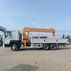 שלדת סינוטרק HOWO 6X4 עם מגוון תרופות, מנוף מפרקי עם זרוע טלסקופית הידראולית מתקפלת ומכשיר הידוק - Product Image 6