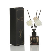 Diffuseur de luxe de 50ml 100ml d'huile essentielle de parfum d'aromathérapie de maison de fleur séchée de roseau de logo personnalisé pour l'air frais