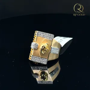 Elegante Anillo de Hombre de Oro de 18K con Diseño Detallado, Joyería de Lujo, Regalo para Compromisos y Fiestas - Product Image 2
