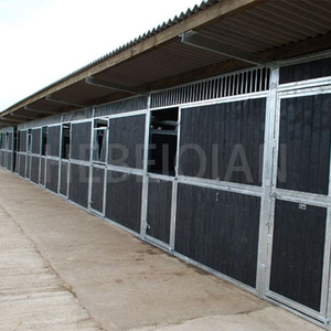 Scuderie per Cavalli di Lusso in Stile Europeo in Legno di Bambù e Acciaio Zincato da Esterno con Porta Scorrevole - Product Image 2