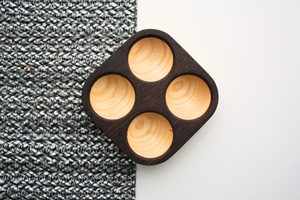 Support à œufs en bois 4 emplacements, plateau carré bicolore, écologique, durable, assiette de petit-déjeuner, HORECA, OEM, personnalisé, Vietnam - Product Image 5