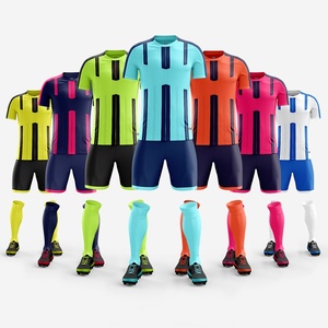 Nuova Collezione 2026 Kit <span class=keywords><strong>Calcio</strong></span> Completo per Uomo e Bambino, Divisa Personalizzabile con Maglia, <span class=keywords><strong>Pantaloncini</strong></span> e Calzini per Qualsiasi Squadra - Product Image 1