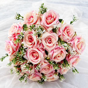 Penjualan paling laris pabrik bunga mawar buket bunga mawar buatan berkualitas tinggi dengan dekorasi Natal daun hijau - Product Image 1