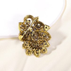 Broche Feminino Retrô Europeu e Americano com Cristais e Strass Exagerados, Acessório para Casaco e Terno, Presente para Festa - Product Image 4