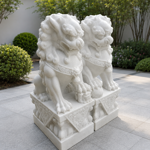 Coppia di Statue di Leoni in Marmo, Grandi Sculture Guardiane in Pietra per Ingresso Villa o Cancello - Product Image 6