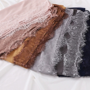 卸売2025年レディースパールシフォンレースヘッドスカーフ長いソリッドヒジャーブイスラム教徒の女性のための伝統的な秋のスカーフショール - Product Image 6