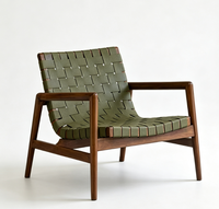 Fauteuil moderne en bois massif avec accents en cuir tressé pour salon, hôtel et villa