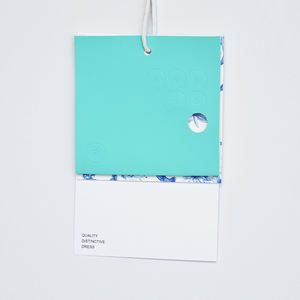 Finition mate en relief estampage à chaud étiquettes volantes de luxe étiquettes carte de visite avec logo étiquette volante personnalisée - Product Image 6