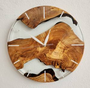 Reloj de Pared Moderno de Resina y Madera, Artesanía en Resina, Duradero, Hecho a Mano, Elegante, Funcional y Estilizado, Ideal para la Sala de Estar - Product Image 1