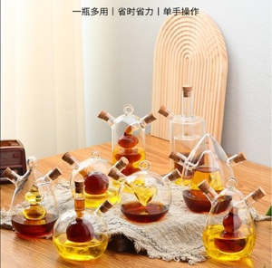 Bouteille à huile et vinaigre multifonction 2-<span class=keywords><strong>en</strong></span>-1 <span class=keywords><strong>en</strong></span> verre borosilicate transparent soufflé à la main avec bouchons <span class=keywords><strong>en</strong></span> liège, capacité 300ml-500ml - Product Image 2