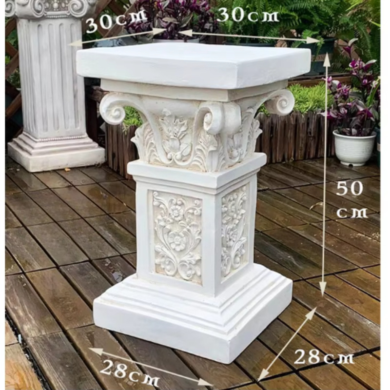 Colonne romaine blanche moyenne en relief