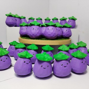 Porte-clés artisanal en bois sculpté en forme d'aubergine, pendentif dessin animé en bois de tilleul, accessoire de voiture, cadeau pour amis - Product Image 2