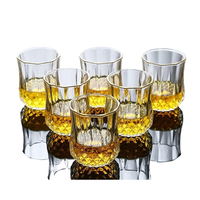 Verre à whisky haut de gamme sans plomb, robuste, avec texture diamantée pour un service de spiritueux de qualité supérieure