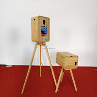 2025 nouveau miroir magique de haute qualité 18.5 "Plus ipad cabine de Photo de miroir magique en bois Double face avec Flash