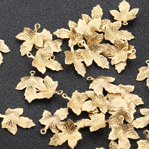 Pendentif Feuille en Acier Inoxydable Plaqué Or, Feuilles Veinées Double Face, Accessoire de Bijoux DIY pour Épingle à Cheveux, Décontracté Printemps 2025 - Product Image 1