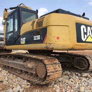 รถขุดไฮดรอลิกแบบตีนตะขาบ รุ่น 323D สภาพดี พร้อมปั๊มเครื่องยนต์และมอเตอร์ประหยัดพลังงาน ขาย - Product Image 3