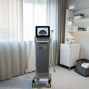 Máquina de depilación láser de diodo de 3 longitudes de onda Máquina de depilación profesional Pioneer Freeze Laser - Product Image 1