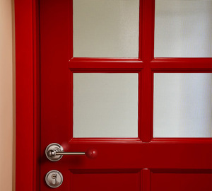 Petite serrure de porte de chambre à coucher moderne et durable en cerisier avec poignée silencieuse magnétique en bois à boule rouge - Product Image 3