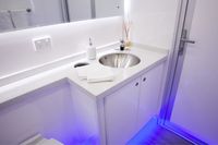 Location de toilettes mobiles polyvalentes pour les tournages, les événements d'entreprise et les événements communautaires