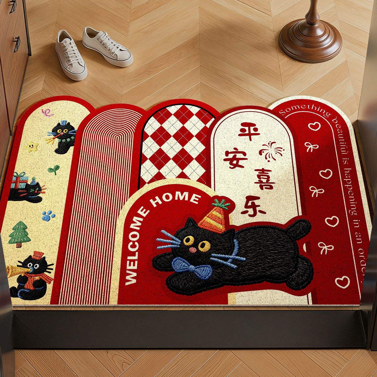 Le chat brodé accueille la bonne fortune