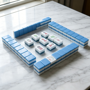 Jeu de tuiles de mahjong américain bleu ciel à 4 couches pour enfants, 160 pièces, tuiles de mahjong en acrylique de luxe gravées sur mesure, écologiques - Product Image 1