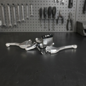 Kit Pompe de Frein Droite CNC VB-11 Diamètre 11mm Modèle BRK190 Fabriqué en Italie pour Frein Avant Neuf pour Scooter – Pièce de Remplacement - Product Image 2