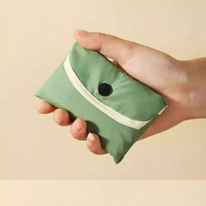 Sac pliable jumbo personnalisé en tissu polyester recyclé, écologique, réutilisable pour les courses et le supermarché - Product Image 1