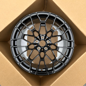 Выделяйтесь из толпы с этими изысканными дисками Forgiato, изготовленными из высококачественного алюминиевого сплава для непревзойденной элегантности. - Product Image 1