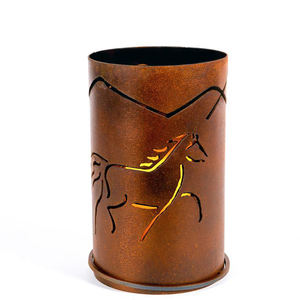 Porte-bougie hurricane en métal rustique en forme de cheval découpé - Product Image 1
