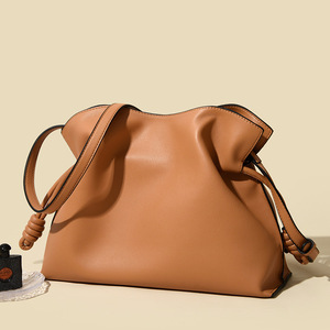 Bolso bandolera versátil de gran capacidad, estilo nube, sencillo, de alta gama, para mujer. - Product Image 2