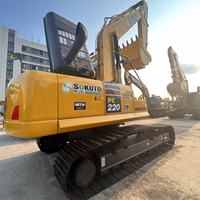 Excavatrice sur chenilles hydraulique Komatsu PC220 d'occasion de 22 tonnes de taille moyenne pour les travaux de terrassement
