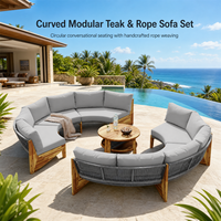 Modernes Outdoor-Sofa-Set mit Holzrahmen und Wasserfesten Kissen