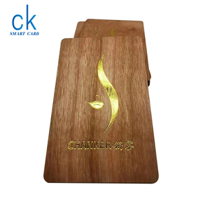 Nhà Máy Trực Tiếp Cung Cấp OEM In Ấn Hoặc Khắc Laser Logo Thẻ Gỗ Với Biểu Tượng Lá Vàng - Product Image 3