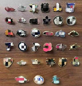 Al por mayor, pin de solapa metálico de hierro pulido con estampado del equipo de hockey sobre hielo de EE. UU., para gorras, aficionados al deporte y regalos de recuerdo - Product Image 2