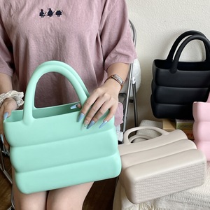 <span class=keywords><strong>Sac</strong></span> fourre-tout décontracté en EVA et silicone de haute qualité, <span class=keywords><strong>grand</strong></span> ou moyen, pour la plage, pour femmes, camping en plein air, avec impression de logo personnalisé, <span class=keywords><strong>sac</strong></span> à bandoulière - Product Image 6