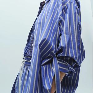 Nuevas llegadas al por mayor: Conjunto de dos piezas de lino y algodón para mujer, camisa modesta a rayas con solapa y pantalones de talle alto. - Product Image 2