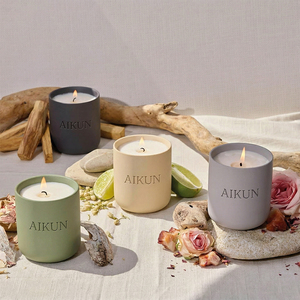 Velas Aromáticas de Cera de Soya de Lujo Personalizadas de Fábrica AIKUN en Frascos de Cerámica para Dormitorio, Sala de Estar y Baño - Product Image 2
