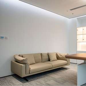 Sofá cama moderno de cuero para oficina con marco de metal, cómodos asientos de recepción para reuniones de negocios y oficina en casa - Product Image 1