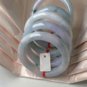 Jadéite Micro Défaut Liquidation Usine En Gros Émeraude Naturelle Nouveau Type <span class=keywords><strong>Jade</strong></span> Délicat Concubine Impériale <span class=keywords><strong>Jade</strong></span> Bracelet Bijoux - Product Image 1