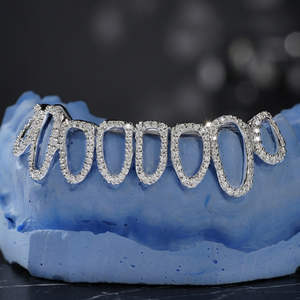 Grillz de Moissanita Personalizados de Cara Abierta, Chapados en Oro de 24K, con Dientes de Corte Brillante Redondo, Estilo Iced Out, Oro Blanco, Joyería Unisex Estilo HIP HOP - Product Image 2