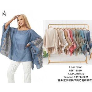 Maglione Stile Onda Floreale 135*140CM con Polsini Ricamati - Product Image 3