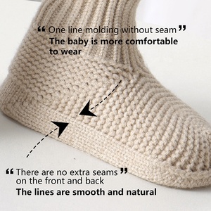 Low MOQ Soft Fashion stivali caldi invernali a maglia per bambini guanti per neonati e stivaletti per bambini Set 2 pezzi - Product Image 5