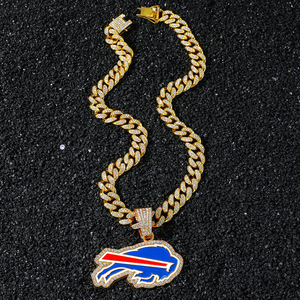 Collar con colgante de los <span class=keywords><strong>Buffalo</strong></span> Bills de aleación chapada en oro de 14K y rodio, cadena cubana con incrustaciones, joyería esmaltada para aficionados al fútbol americano de la <span class=keywords><strong>NFL</strong></span> - Product Image 4