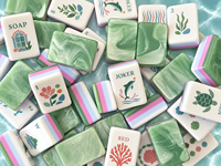 Tuiles de Mahjong de Luxe pour Anniversaire, 160 Tuiles en Acrylique Gravées sur 4 Couches pour Mahjong Américain, Décoration d'Intérieur, Soirée de Jeu, Cadeau de Noël